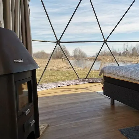 Casa de Férias Dome House With Free Sauna By The River